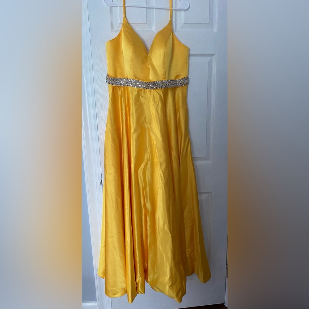 Formal/prom dress with pockets, silver sparkle waist band, lace up back